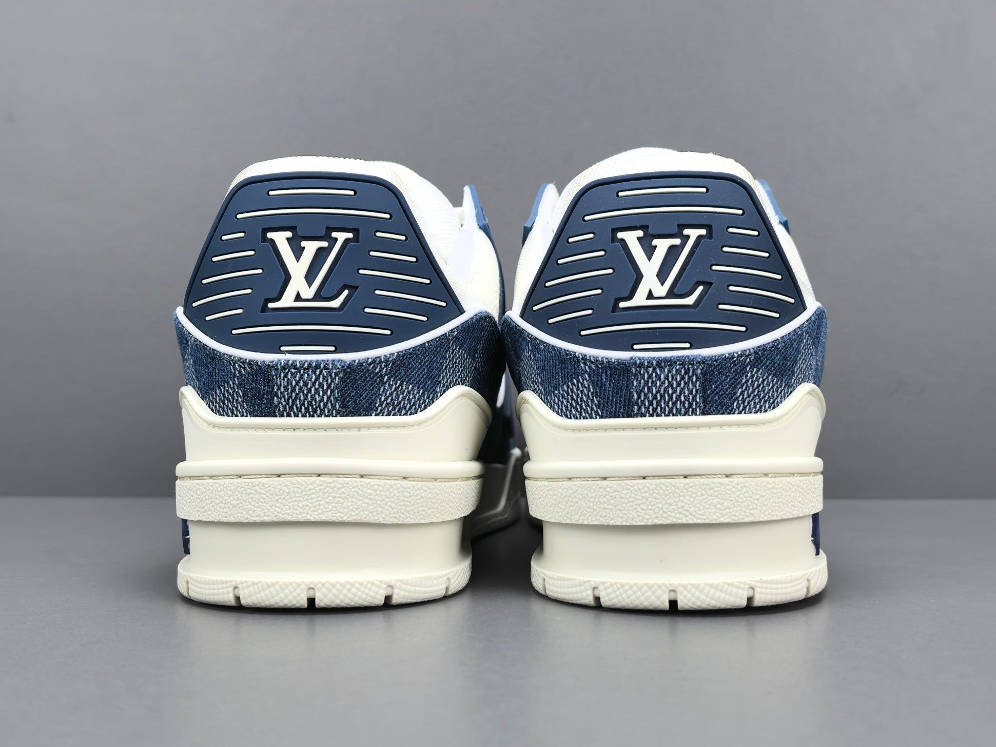 Lv Trainer