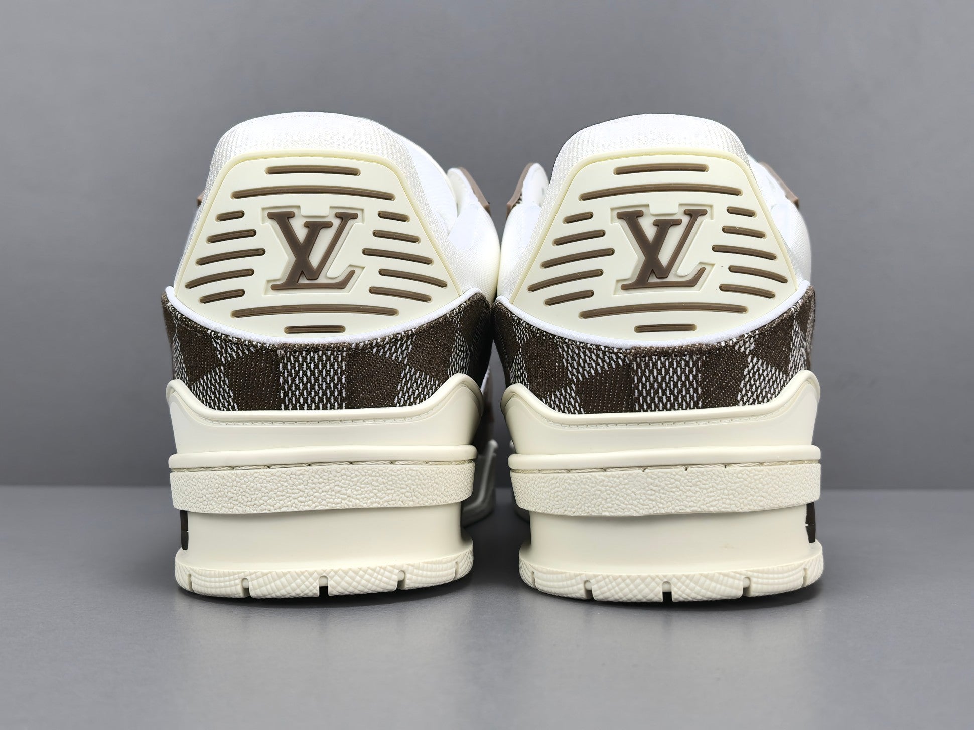 Lv Trainer