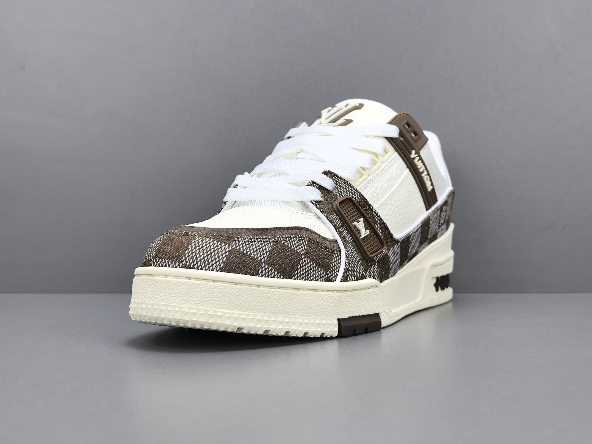 Lv Trainer