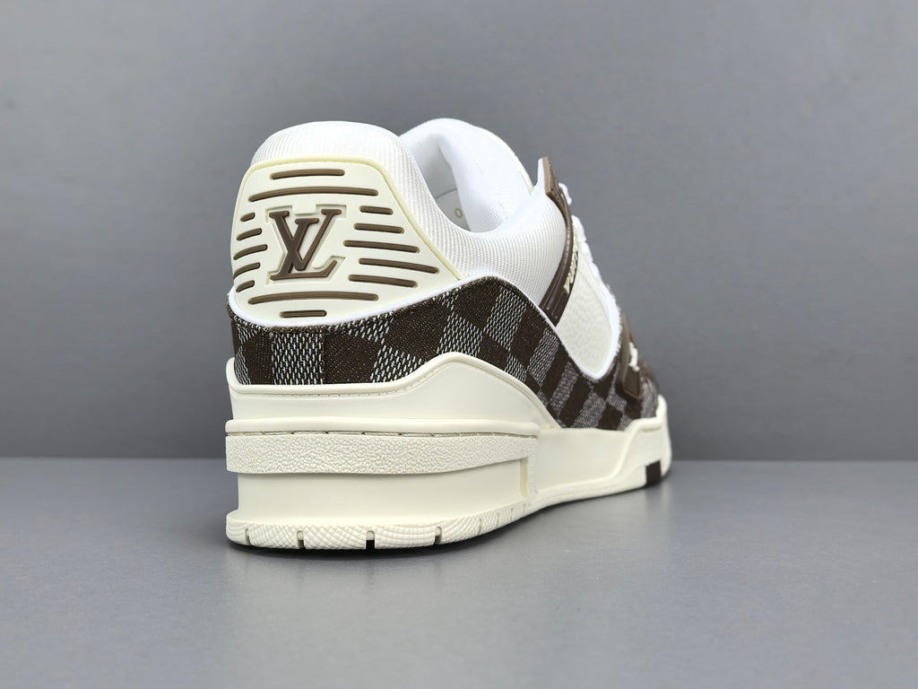 Lv Trainer