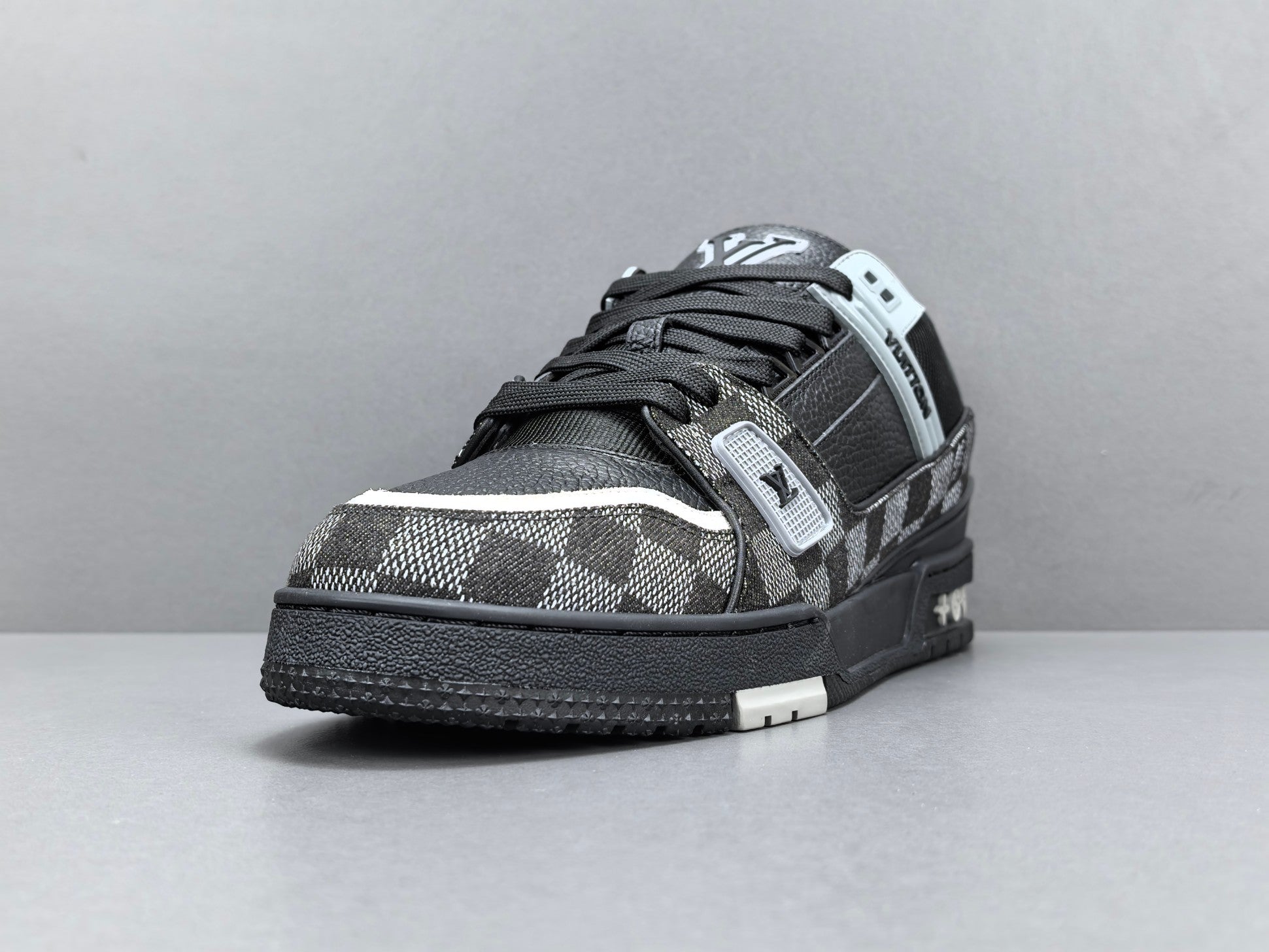 Lv Trainer