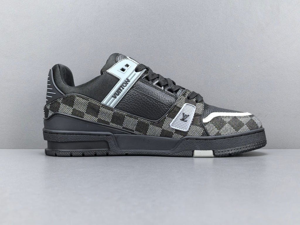 Lv Trainer
