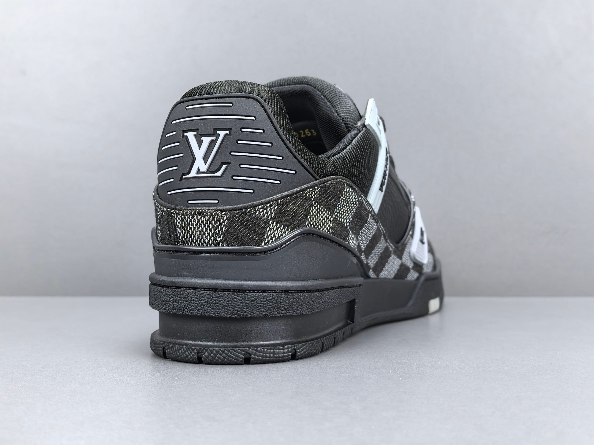 Lv Trainer