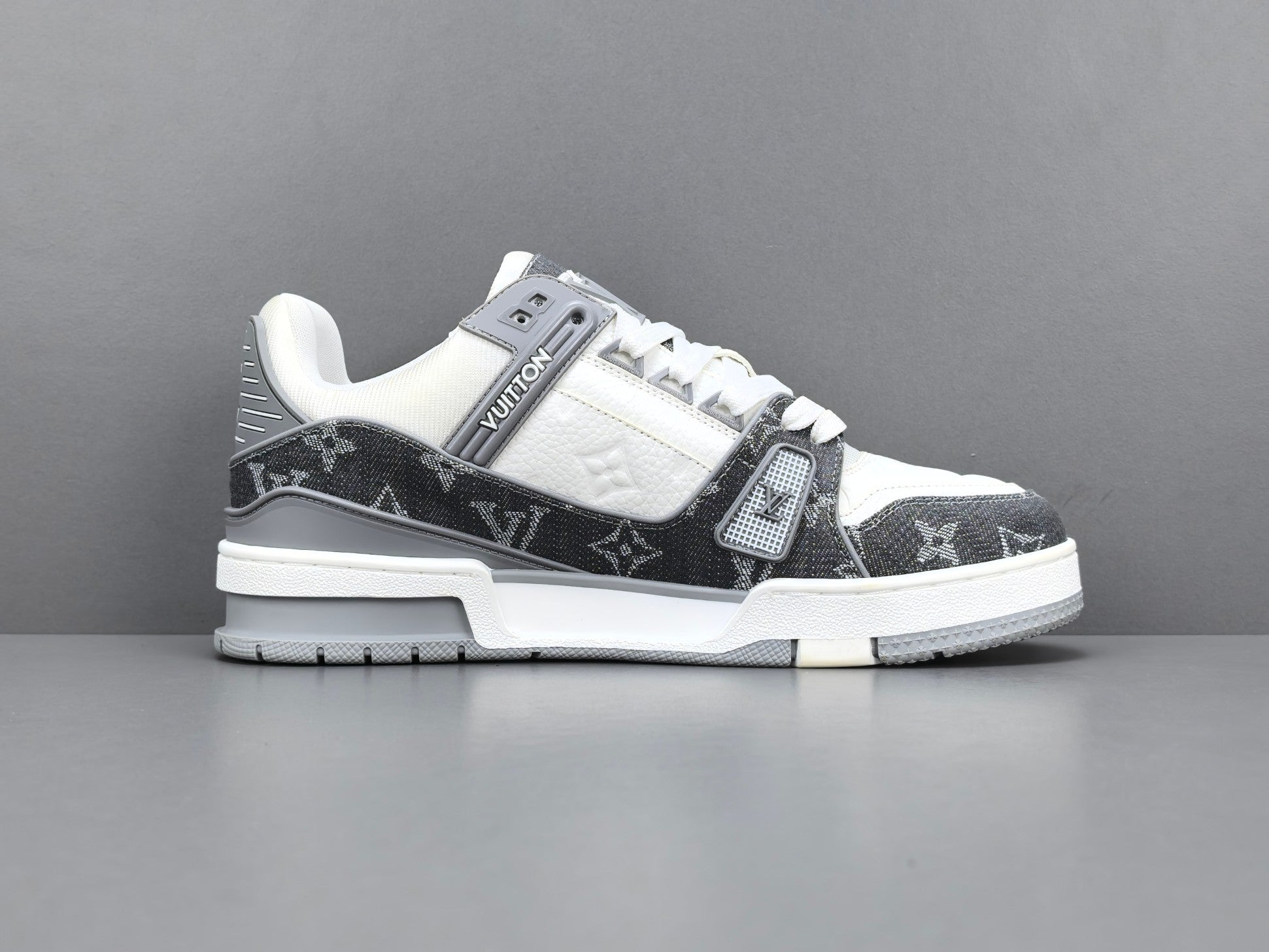 Lv Trainer