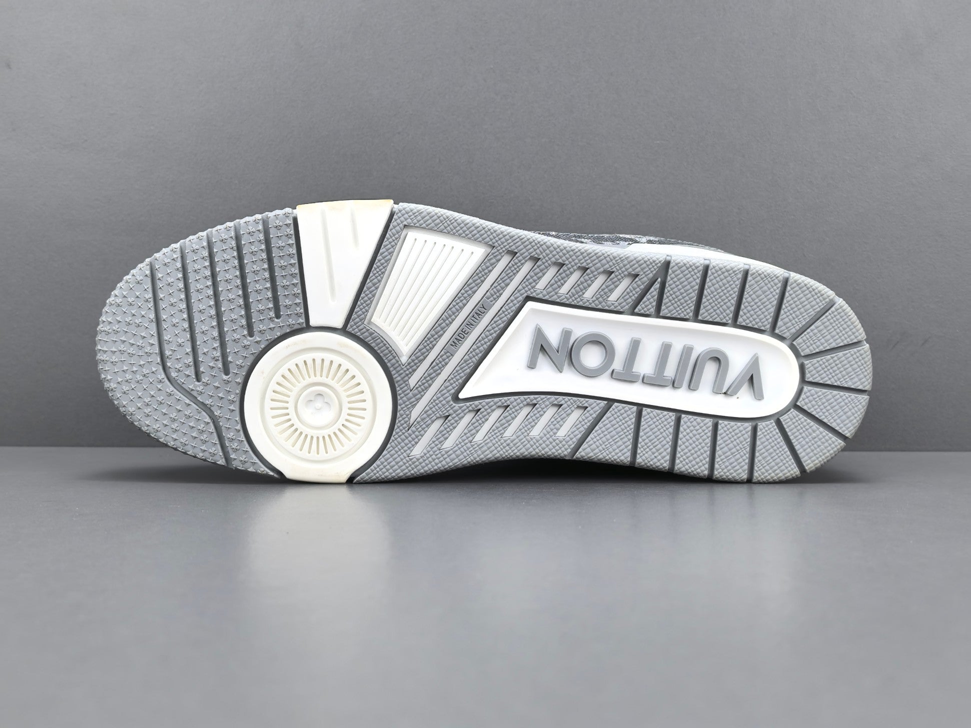 Lv Trainer
