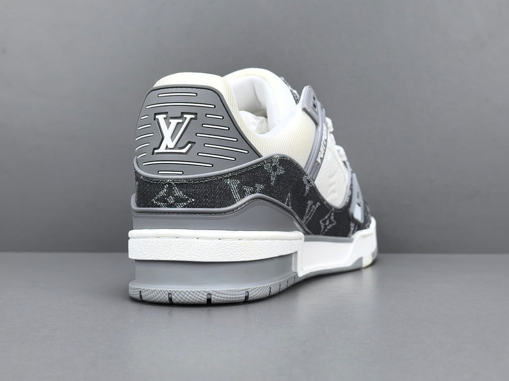Lv Trainer