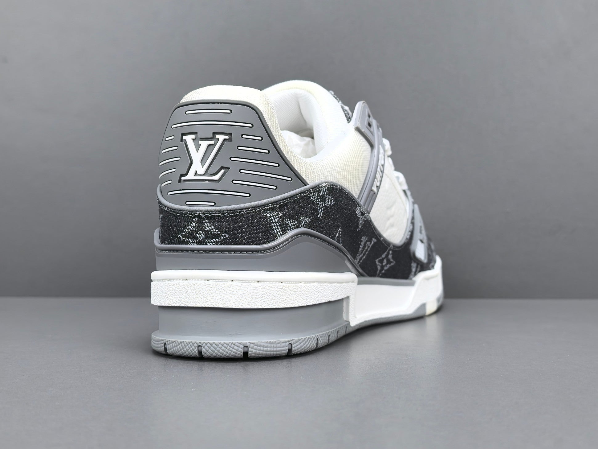 Lv Trainer