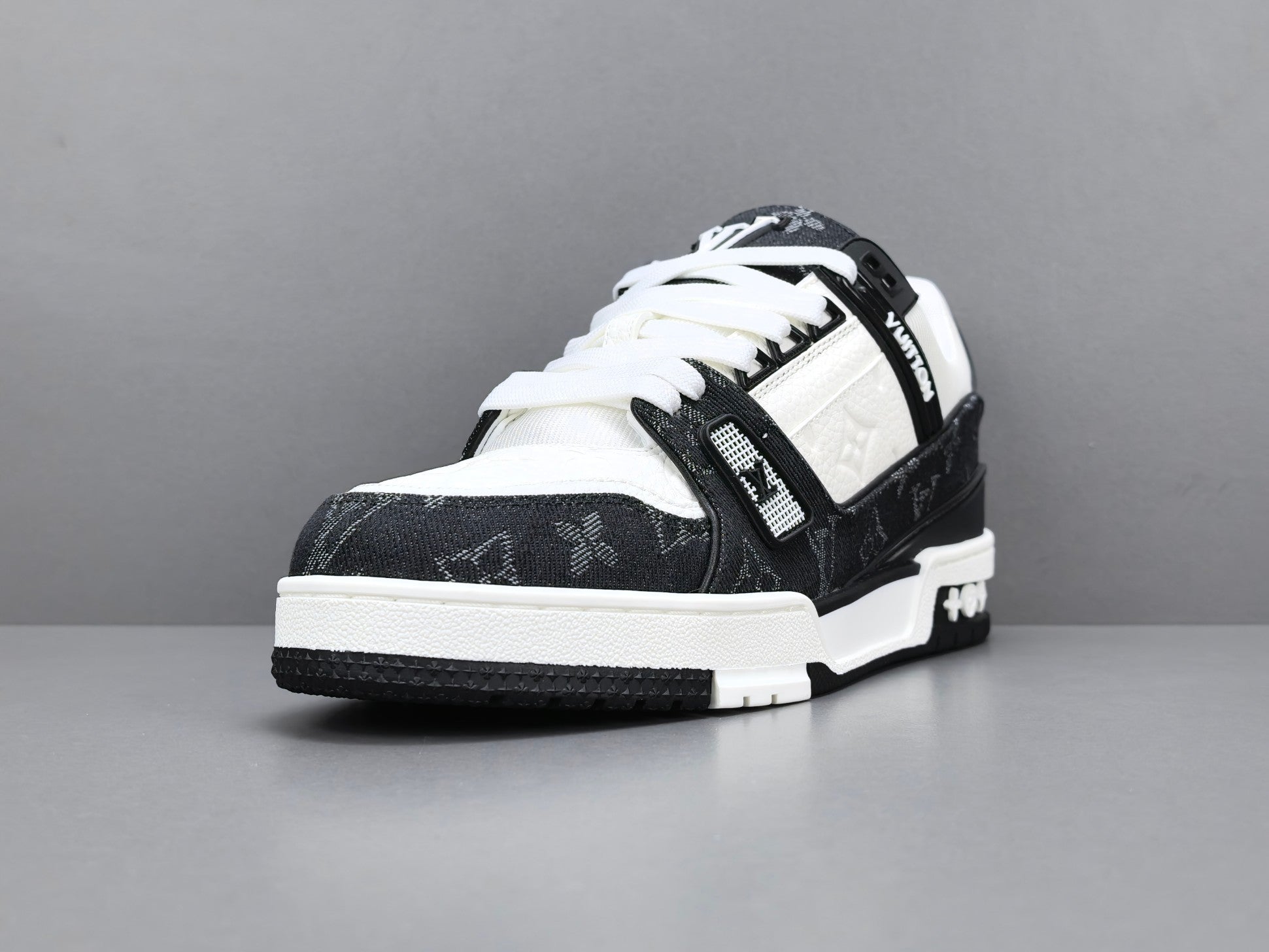 Lv Trainer