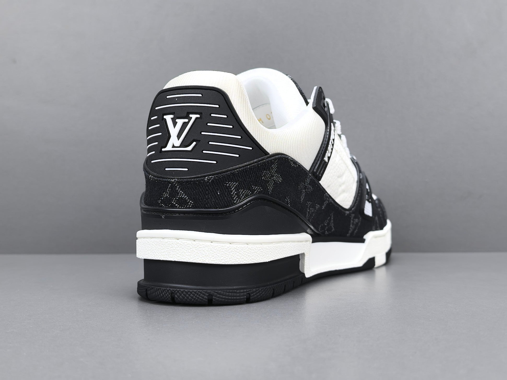 Lv Trainer