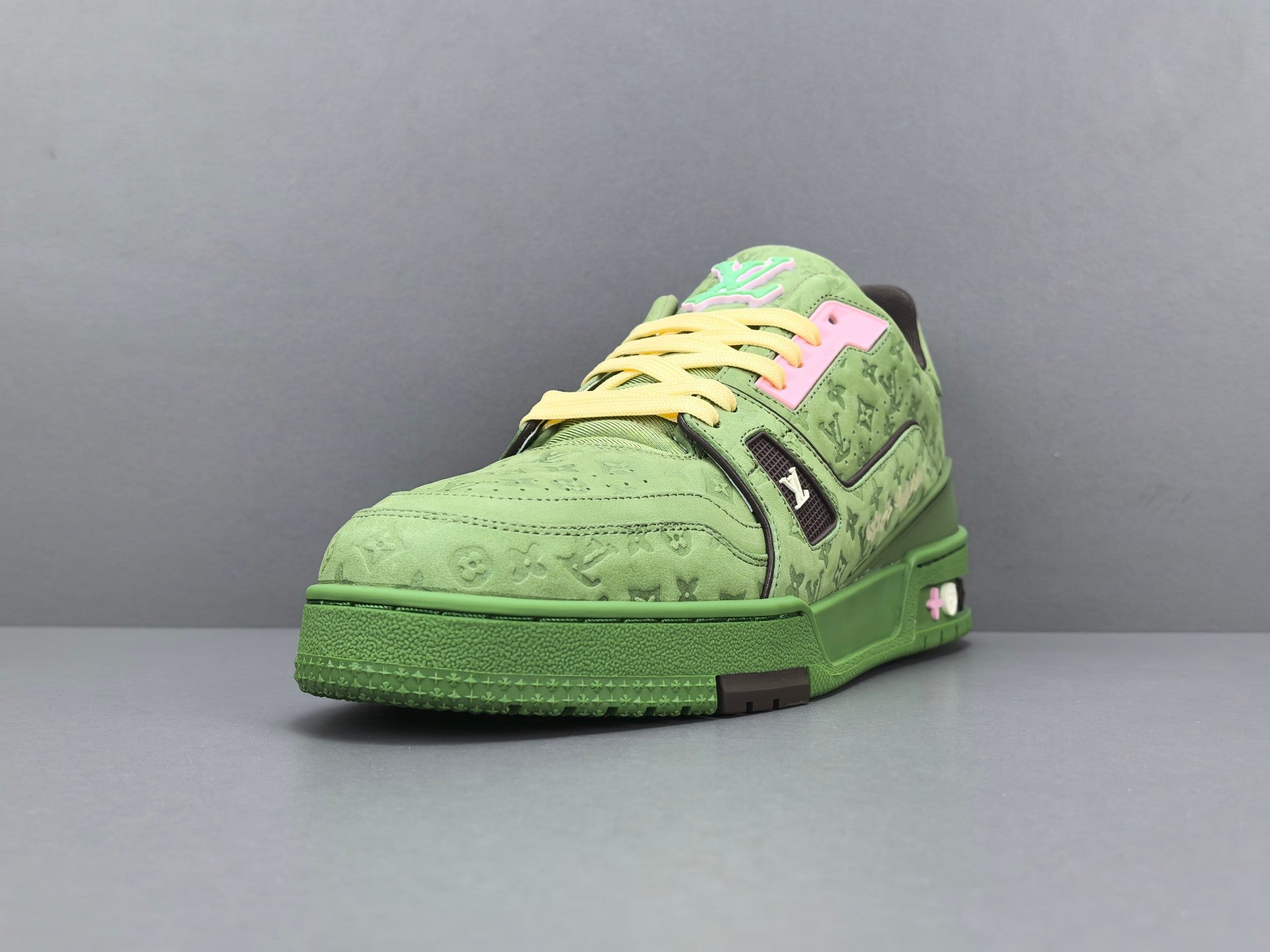 Lv Trainer