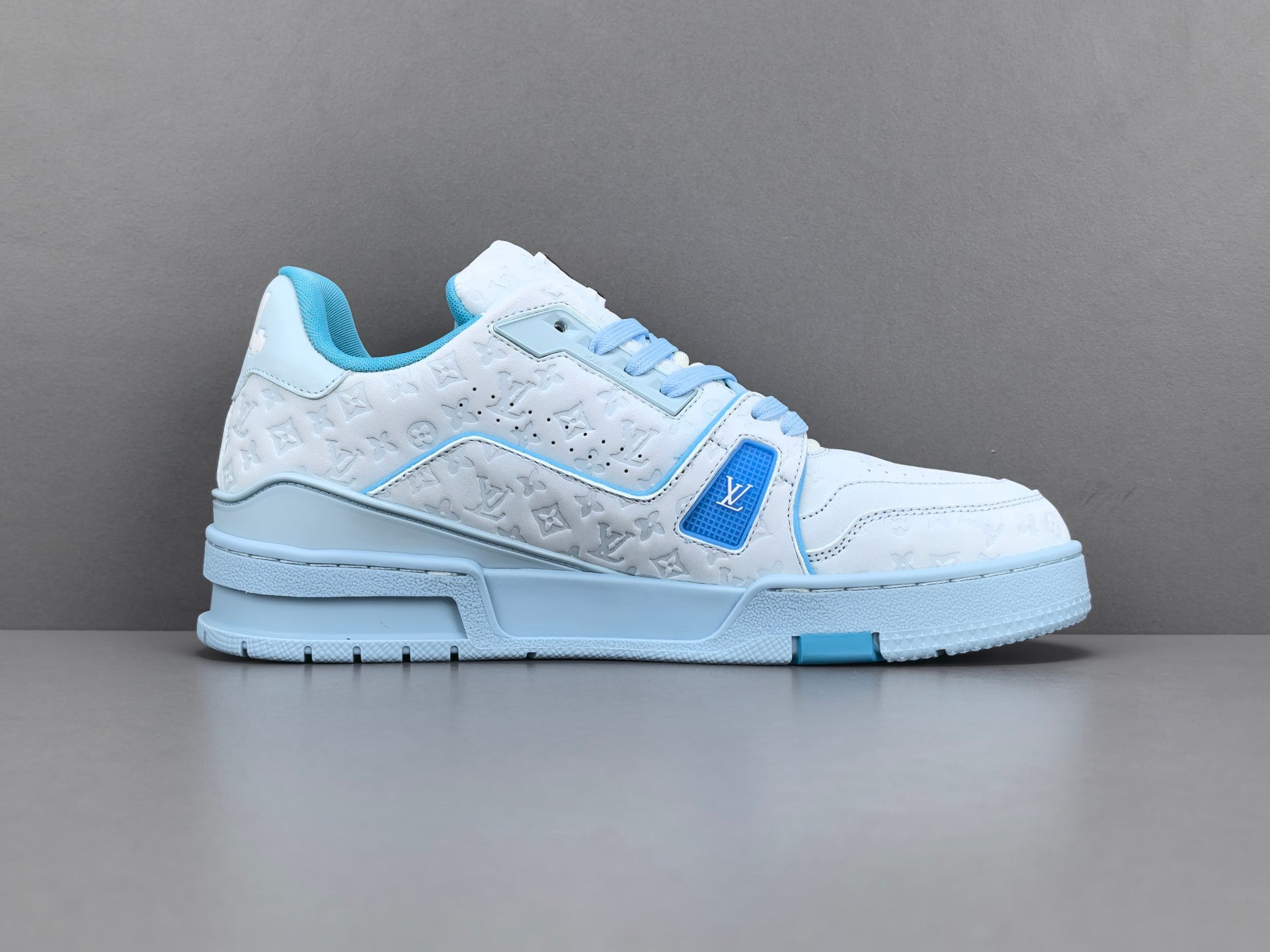 Lv Trainer