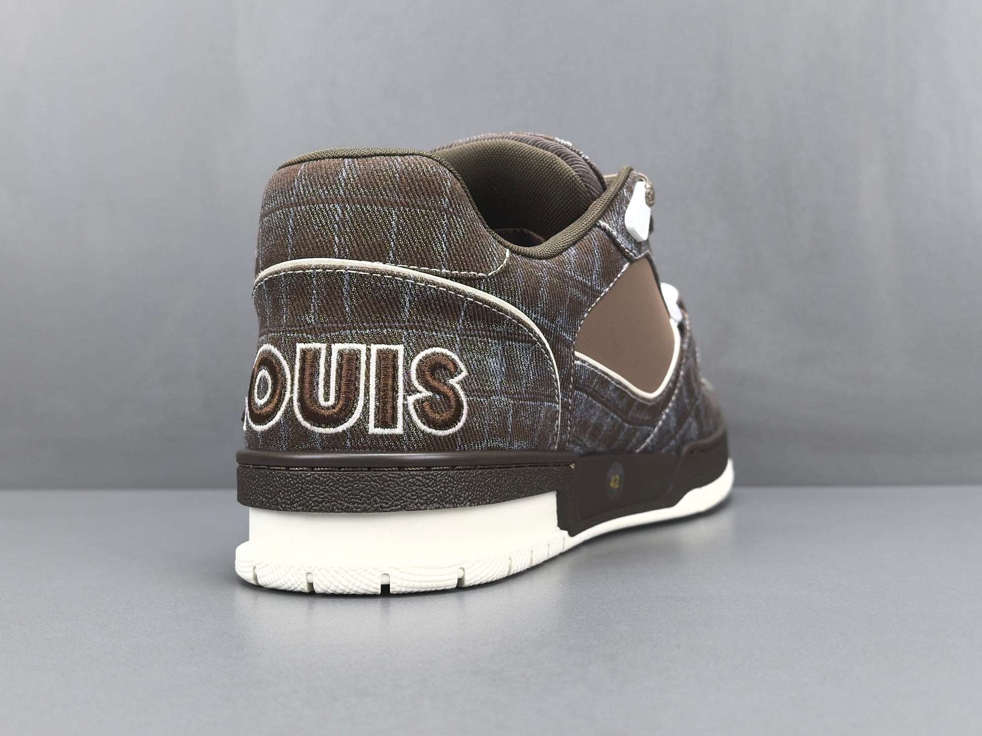 Lv Trainer