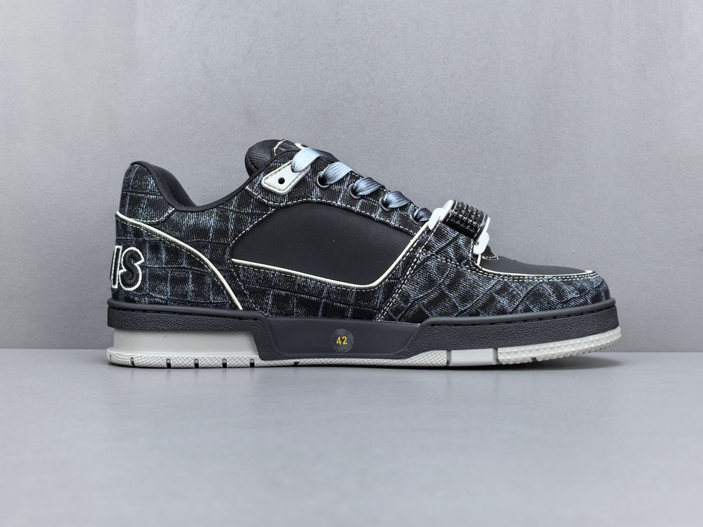 Lv Trainer