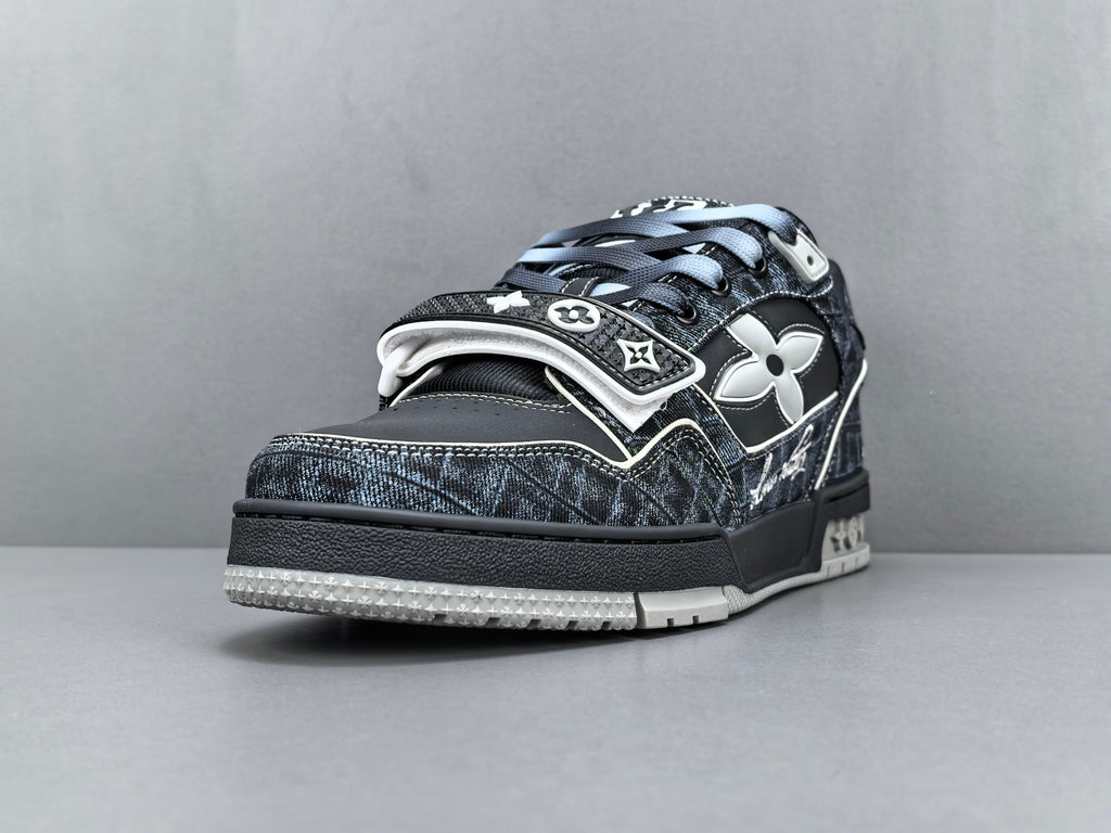 Lv Trainer