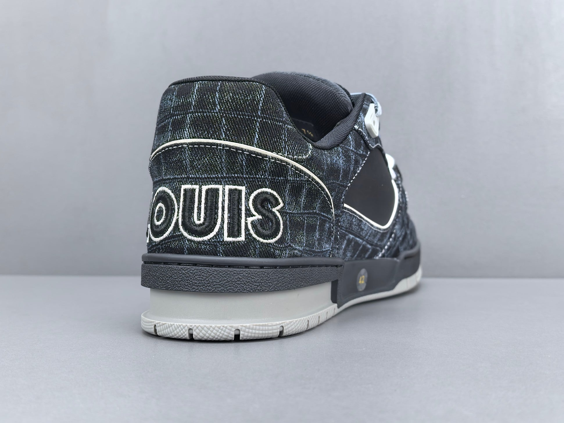 Lv Trainer