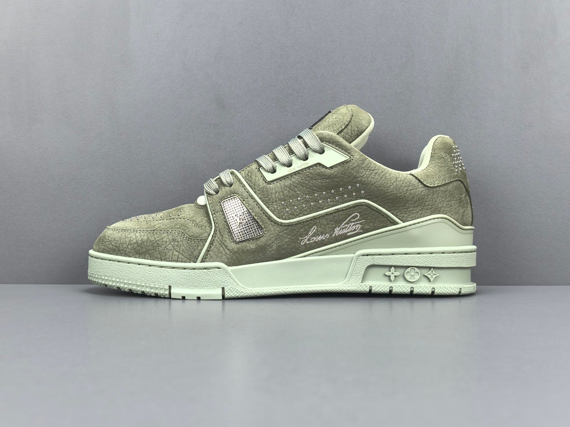 Lv Trainer