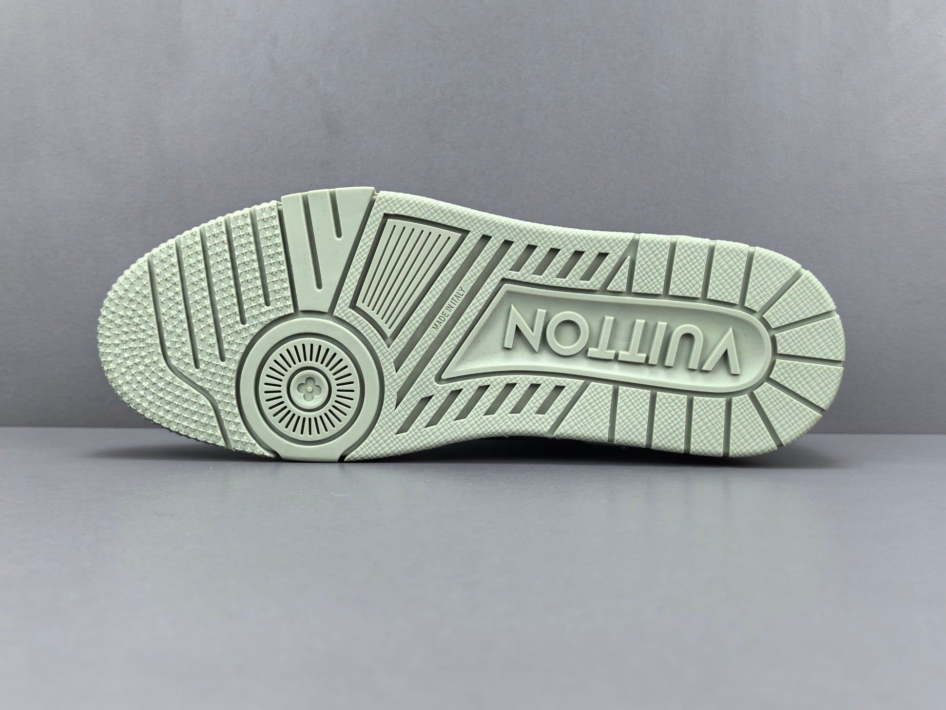 Lv Trainer