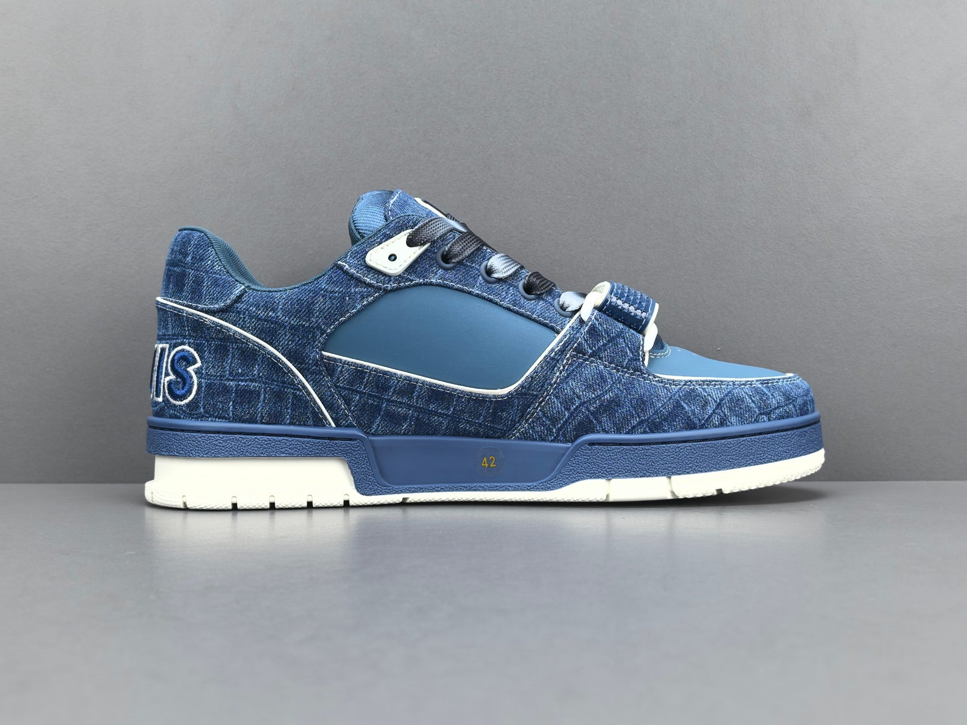 Lv Trainer