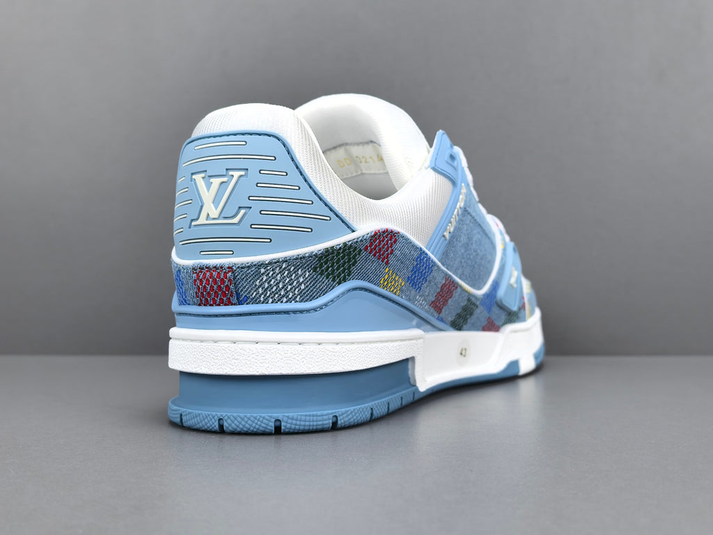 Lv Trainer