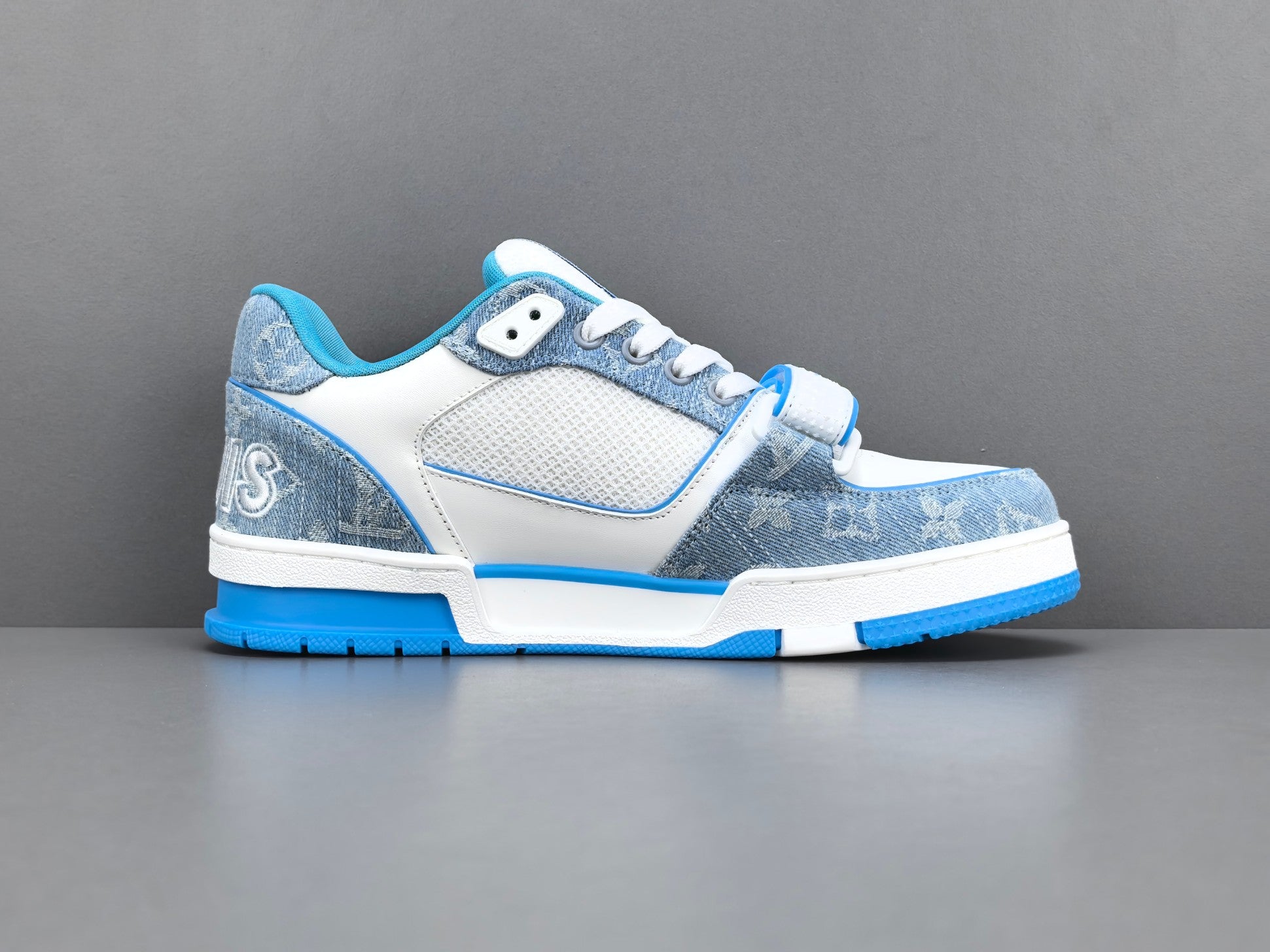 Lv Trainer