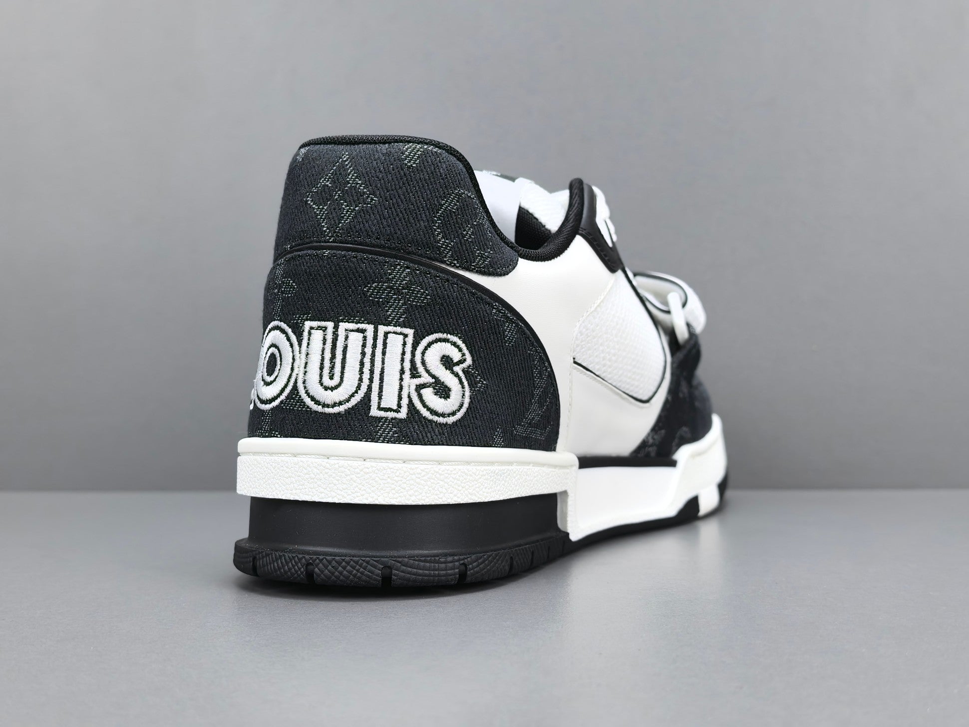 Lv Trainer