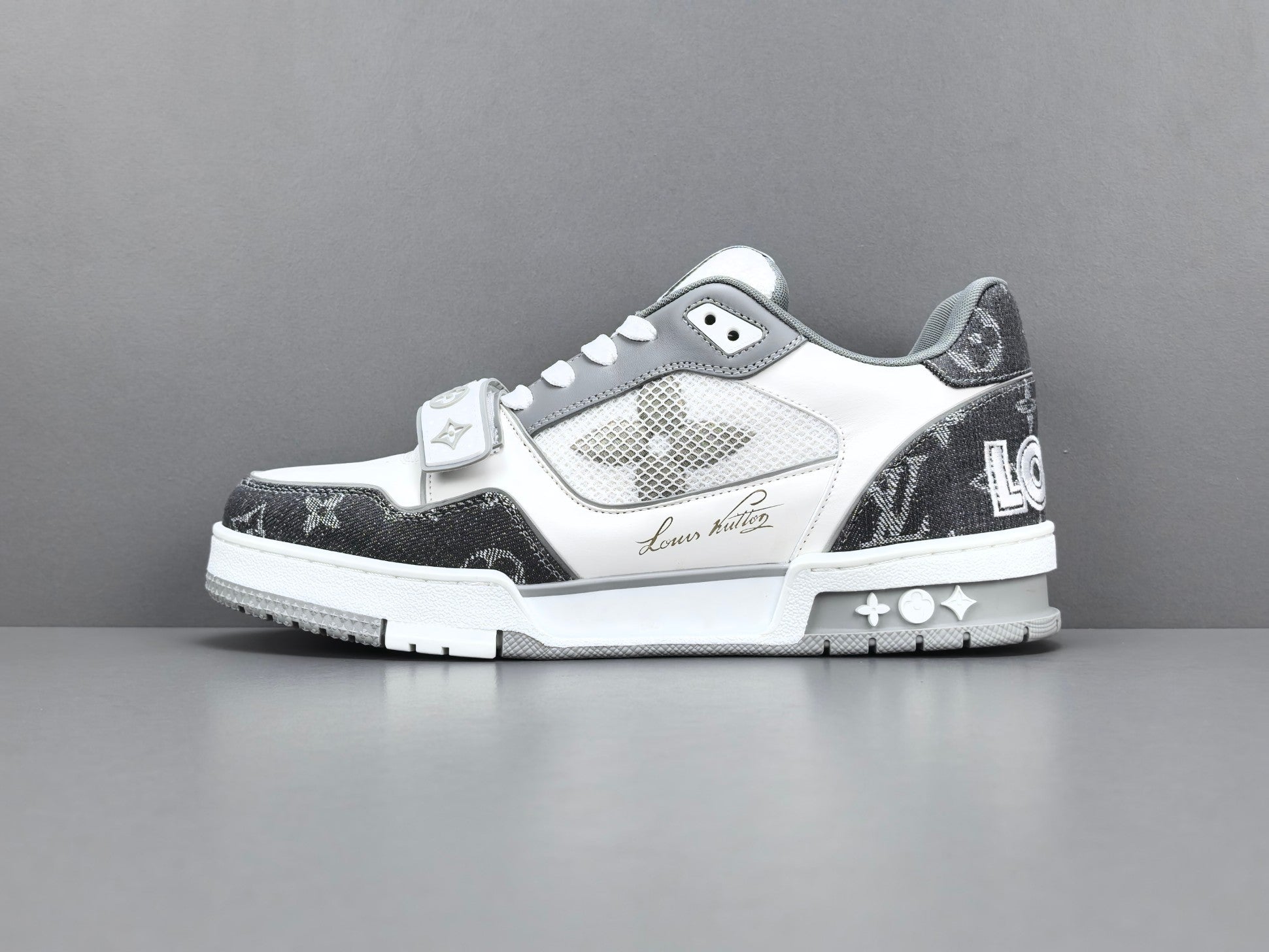 Lv Trainer