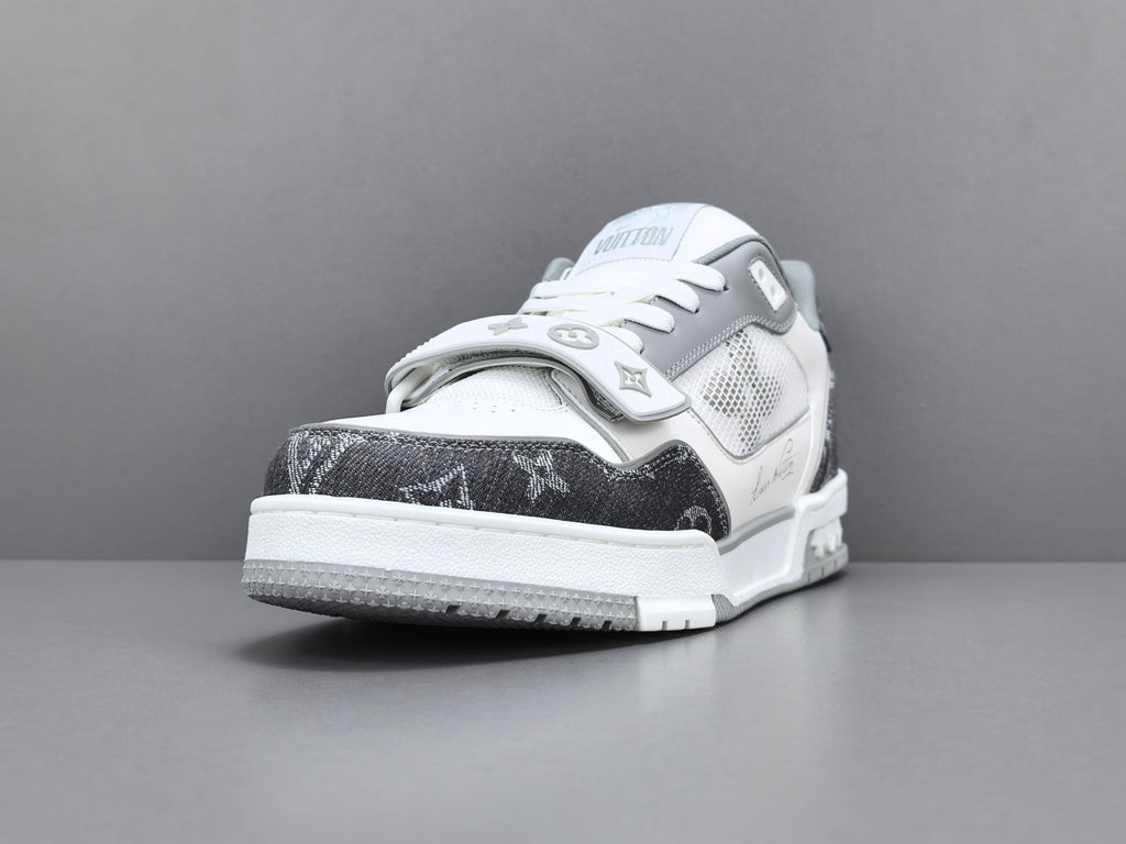 Lv Trainer