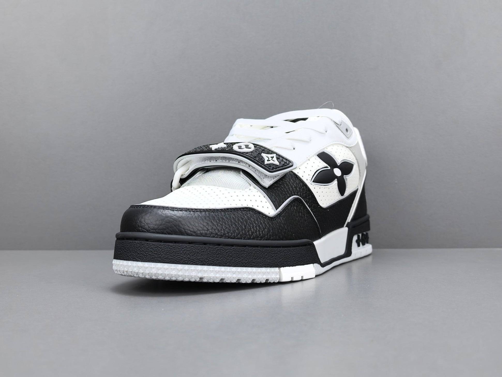 Lv Trainer
