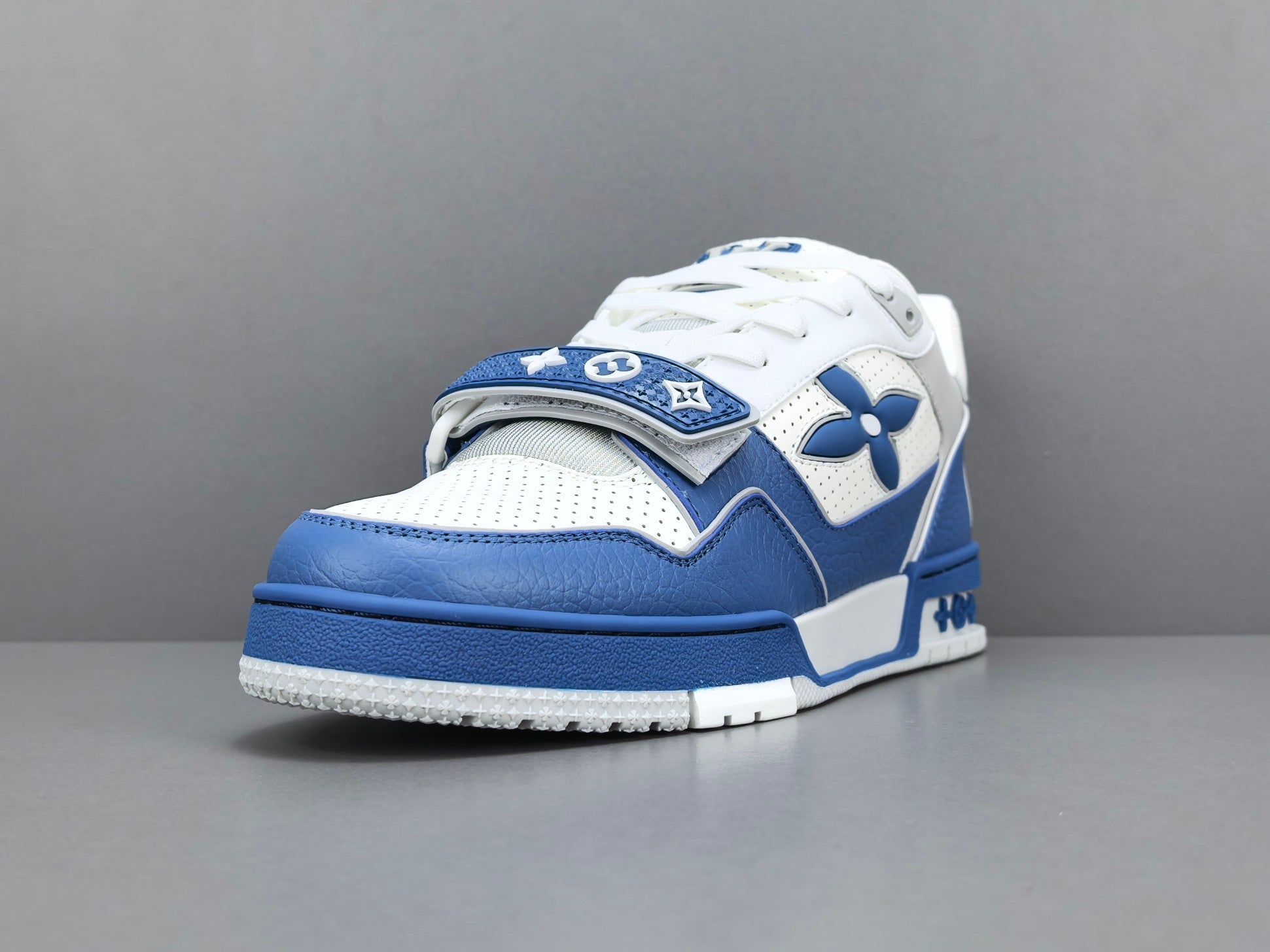Lv Trainer