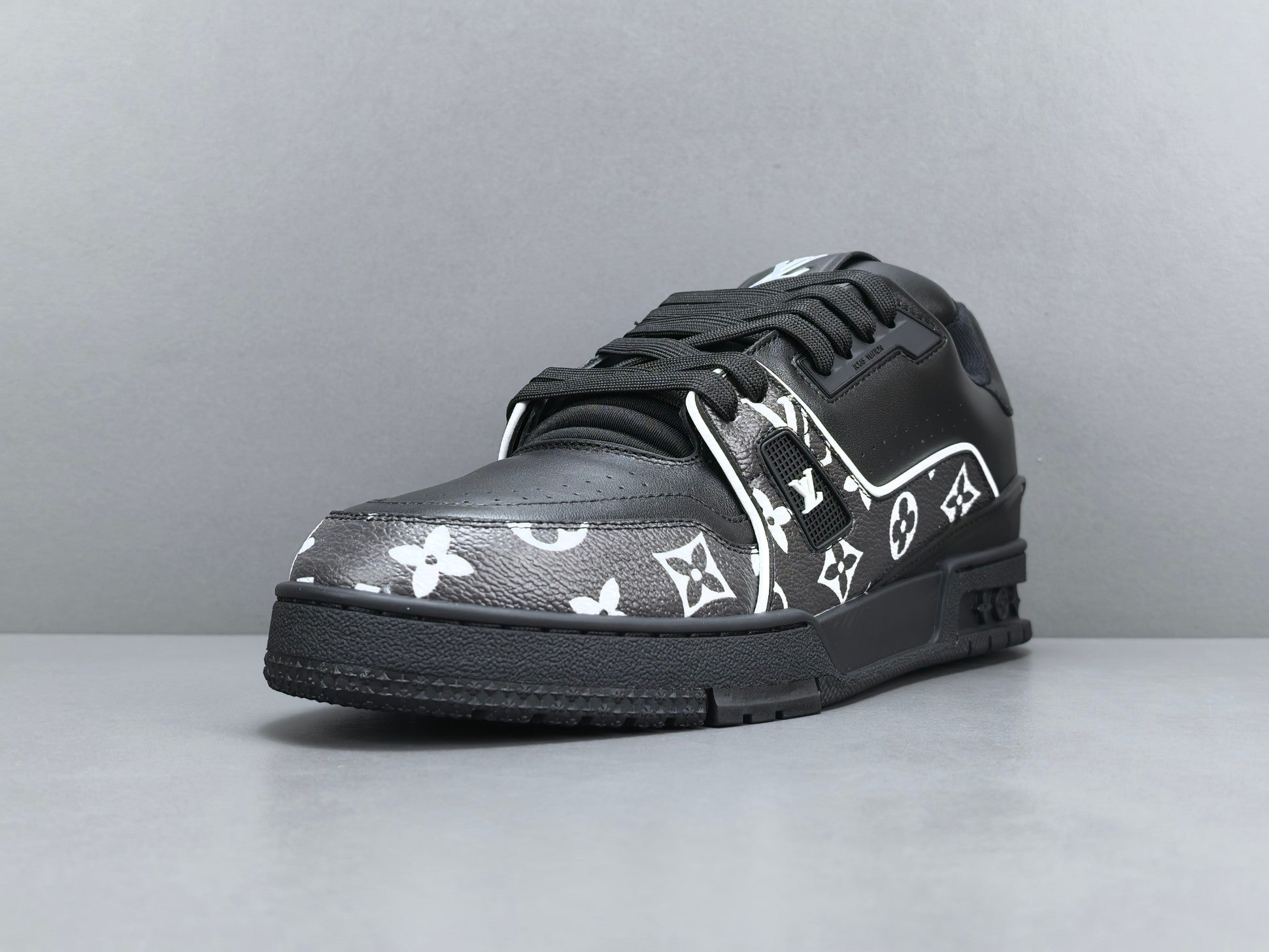 Lv Trainer
