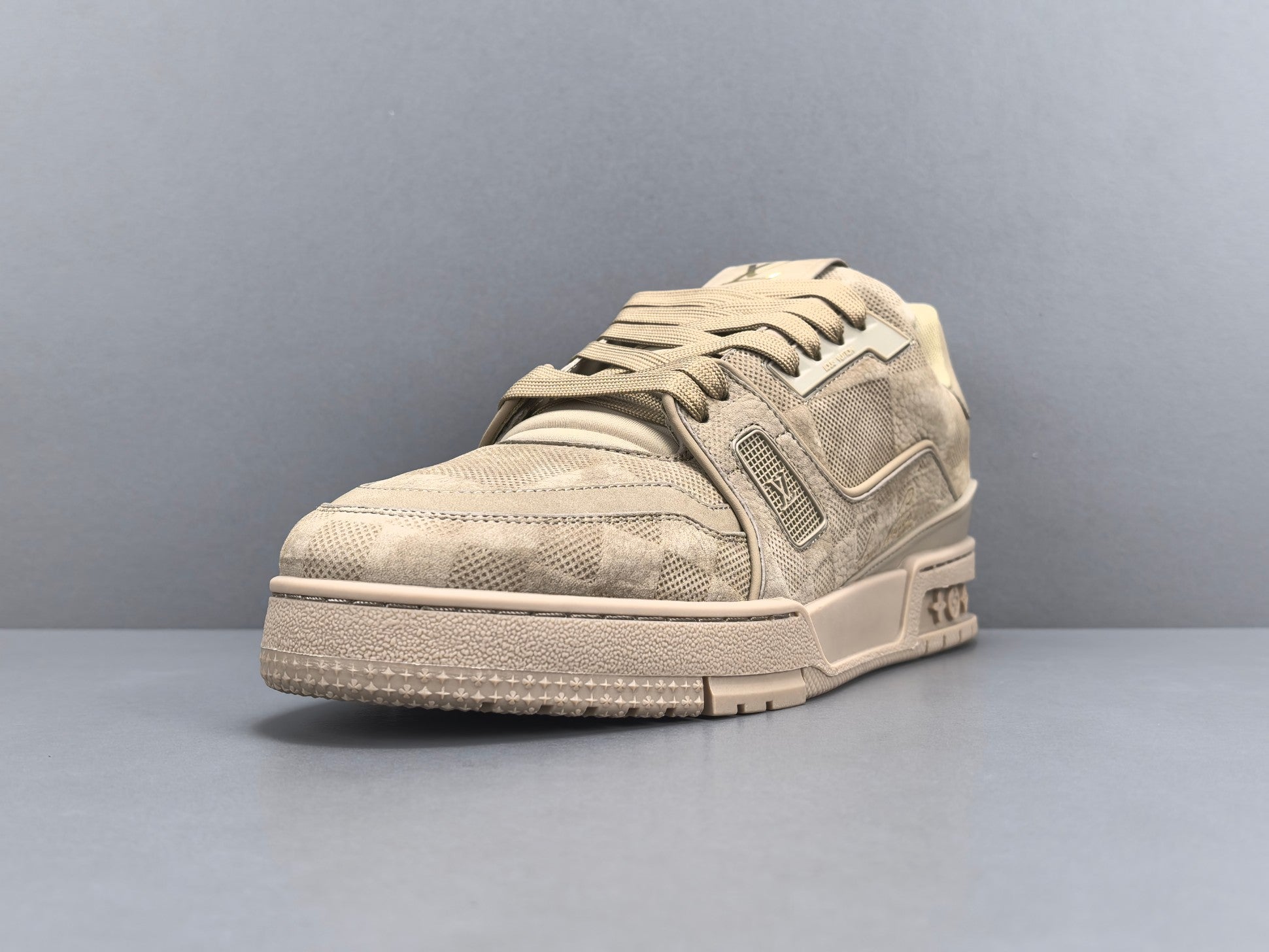 Lv Trainer