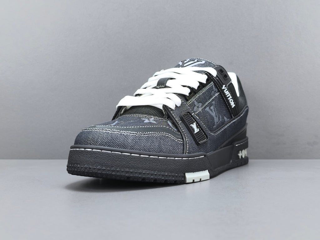 Lv Trainer