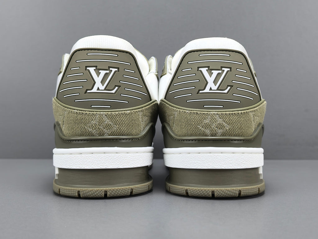 Lv Trainer