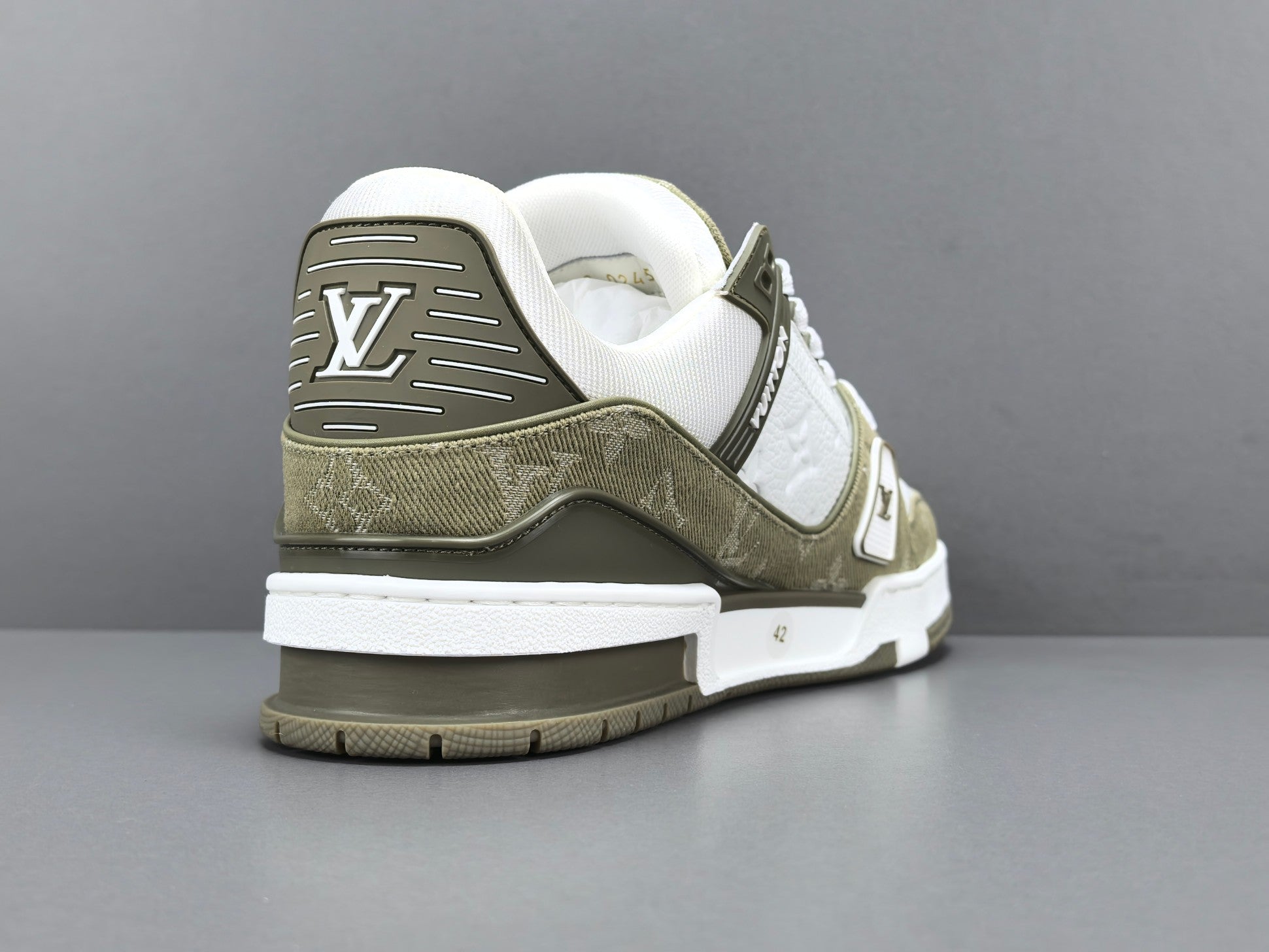 Lv Trainer