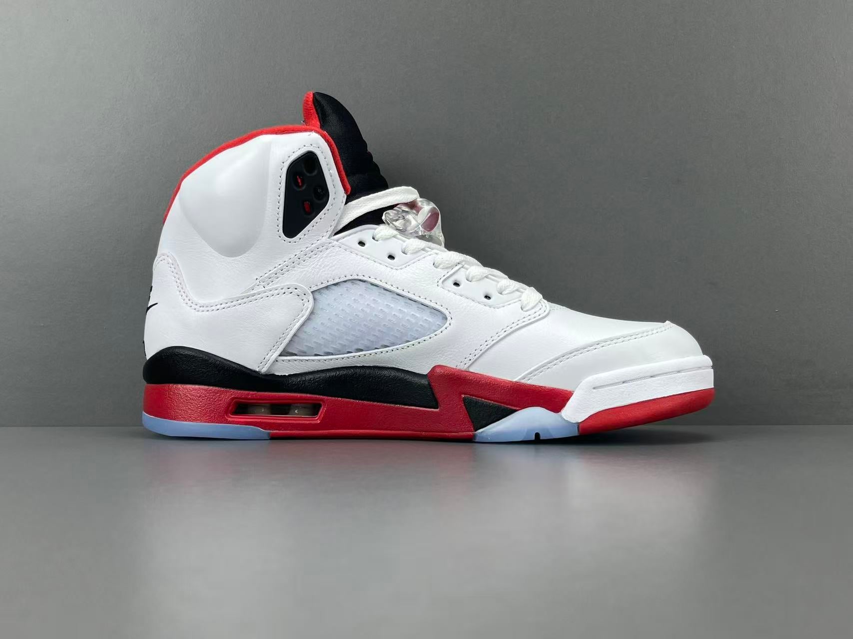 Jordan Air Jordan 5 Retro “Fire Red Black Tongue”