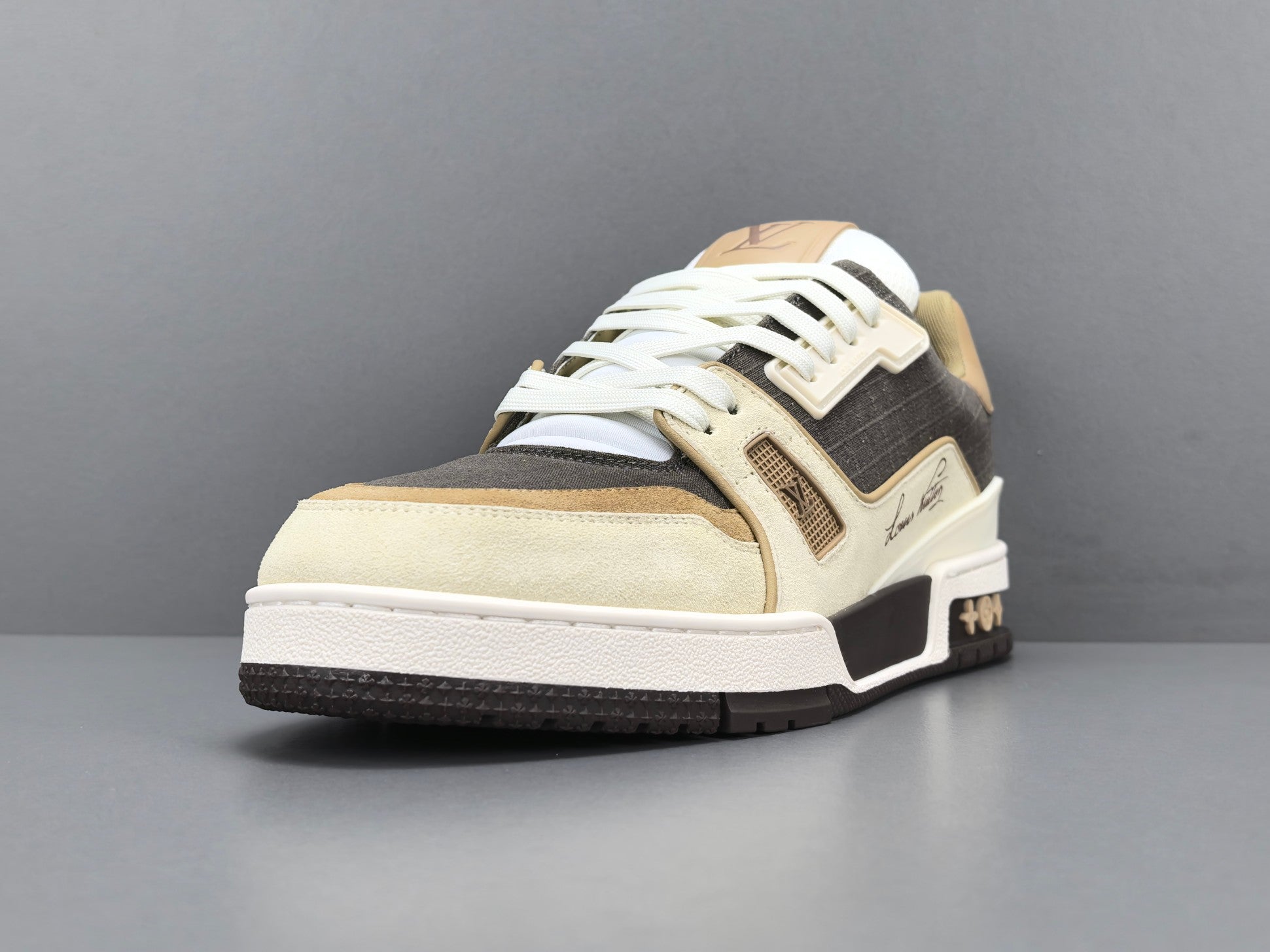 Lv Trainer