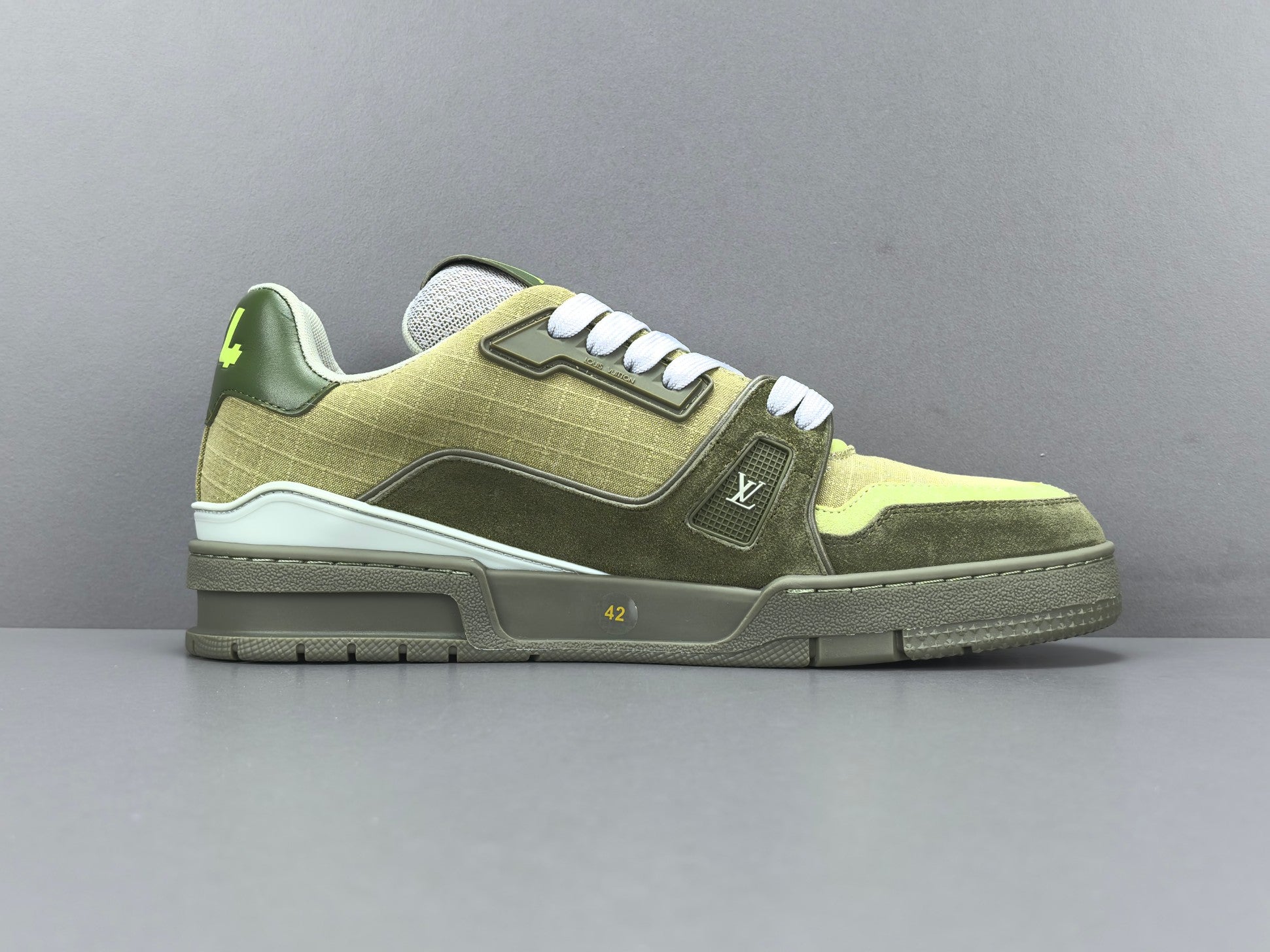 Lv Trainer