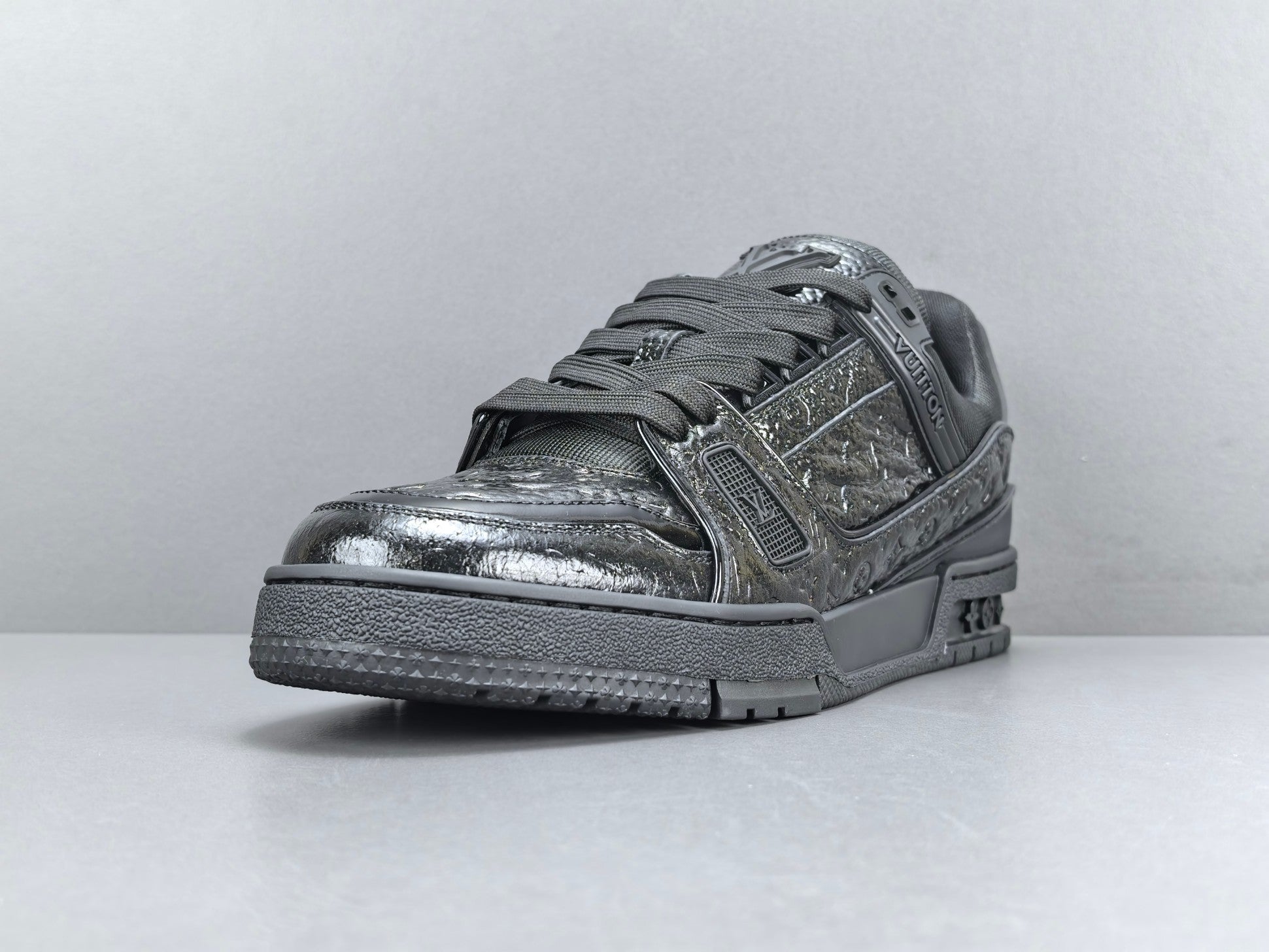 Lv Trainer