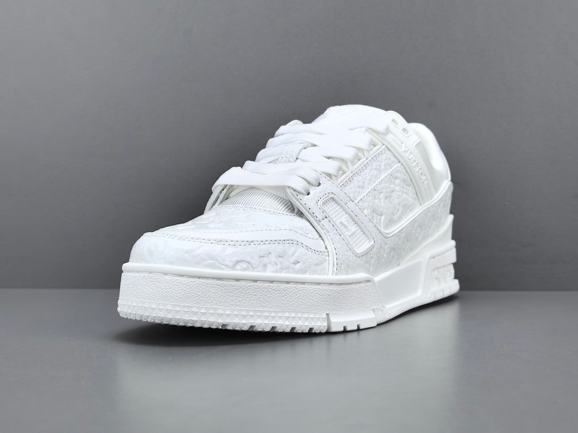 Lv Trainer