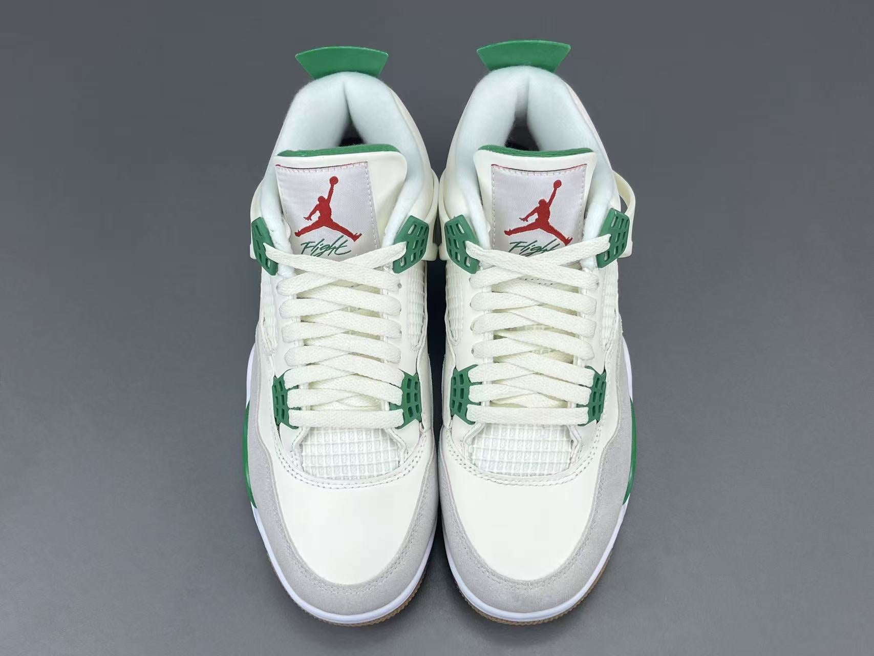 Nike SB x Jordan Air Jordan 4 "Pine Green"