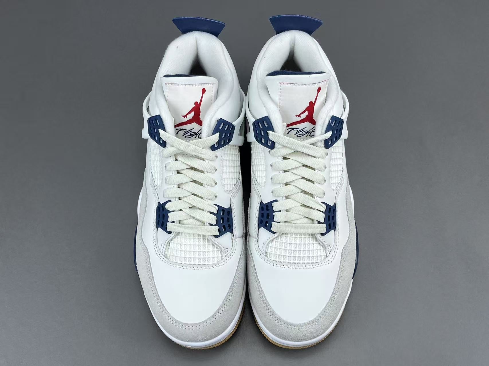 Nike SB x Jordan Air Jordan 4 "Navy"
