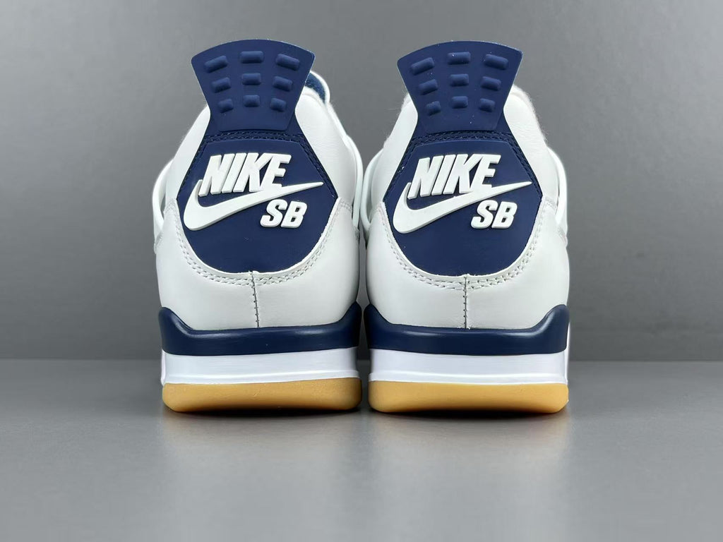 Nike SB x Jordan Air Jordan 4 "Navy"