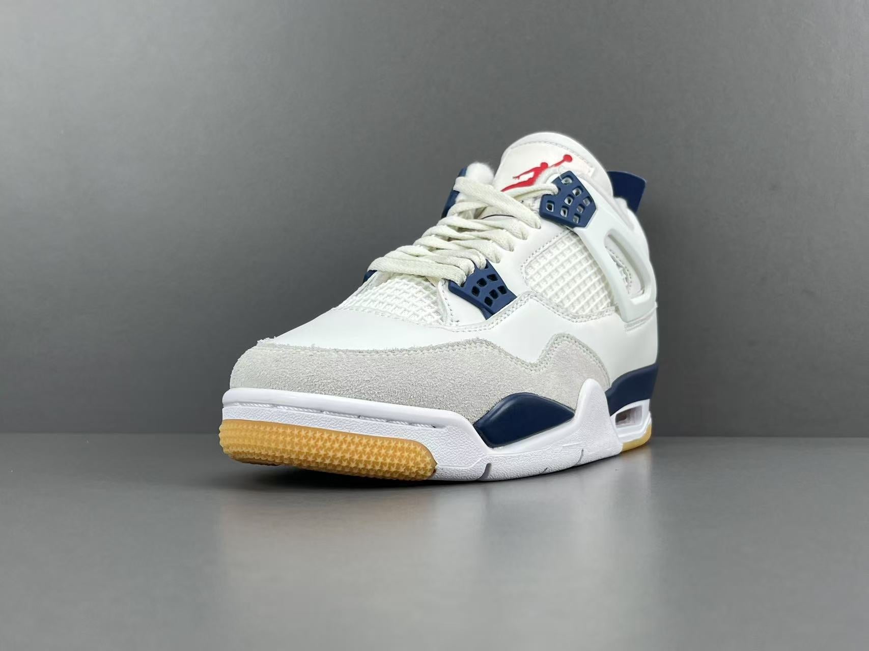 Nike SB x Jordan Air Jordan 4 "Navy"