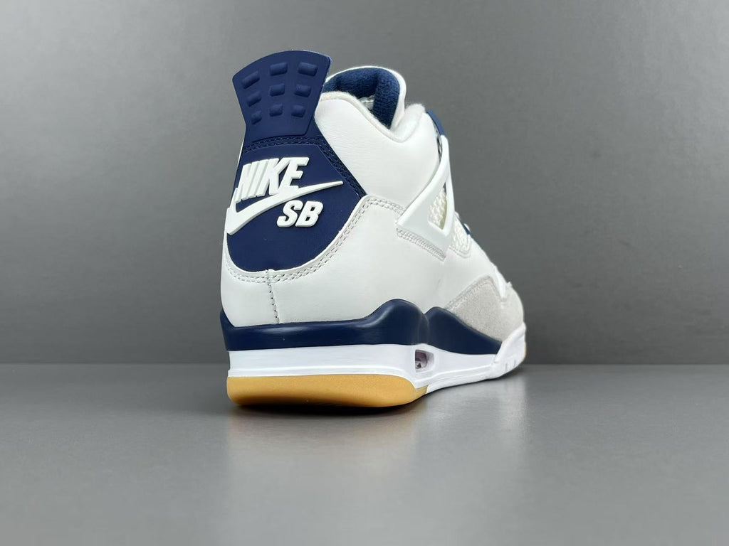 Nike SB x Jordan Air Jordan 4 "Navy"