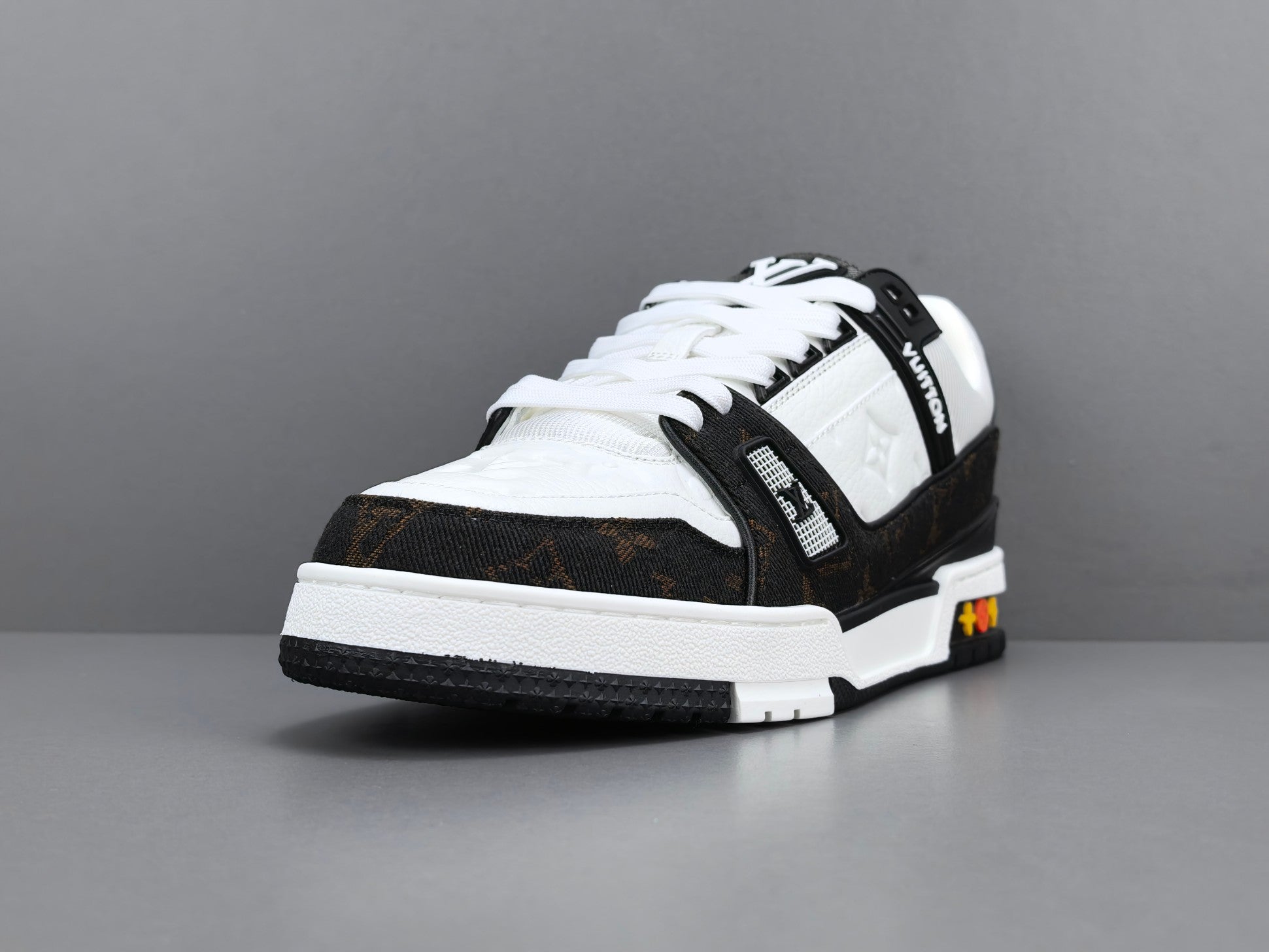 Lv Trainer