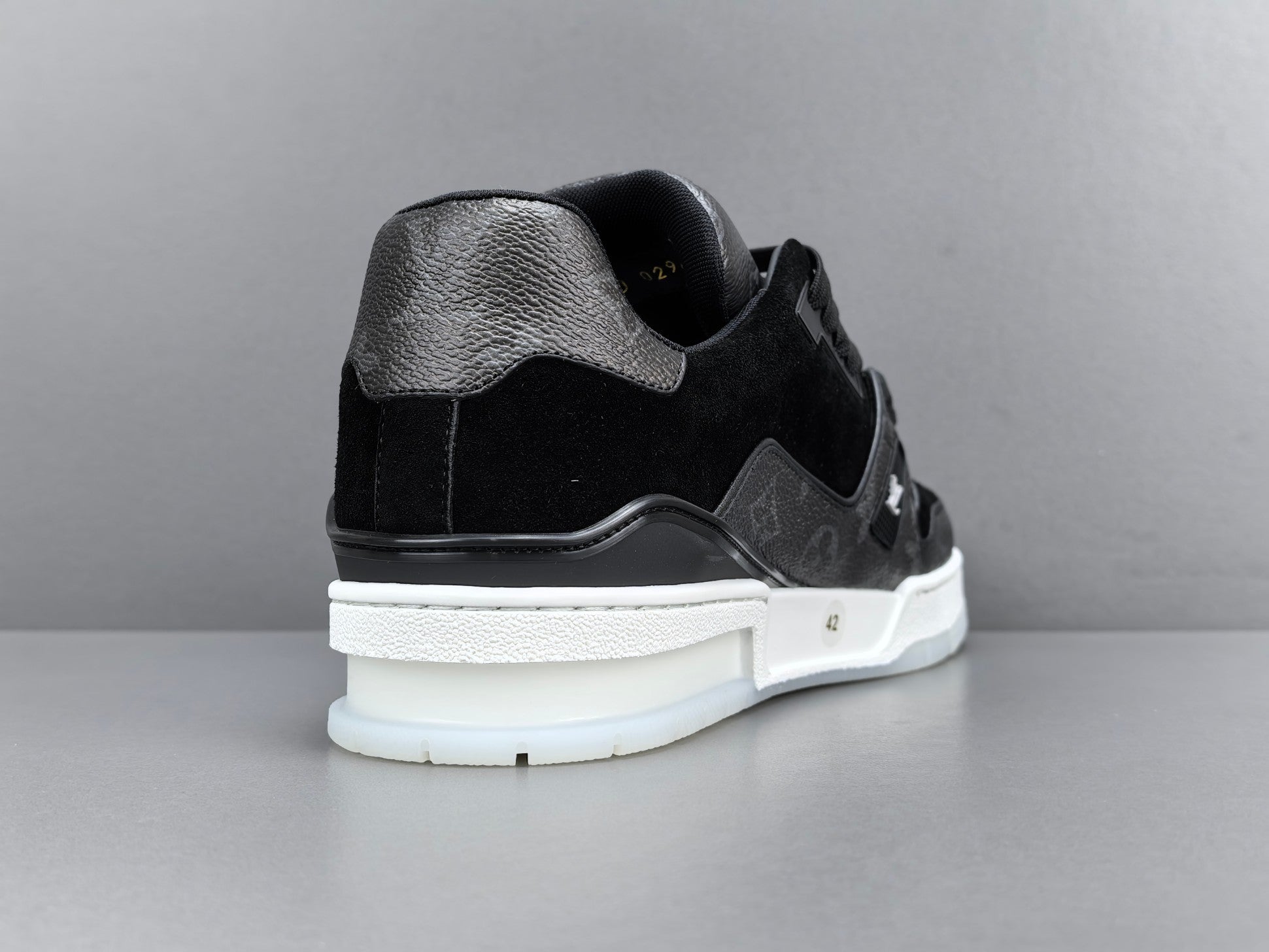 Lv Trainer