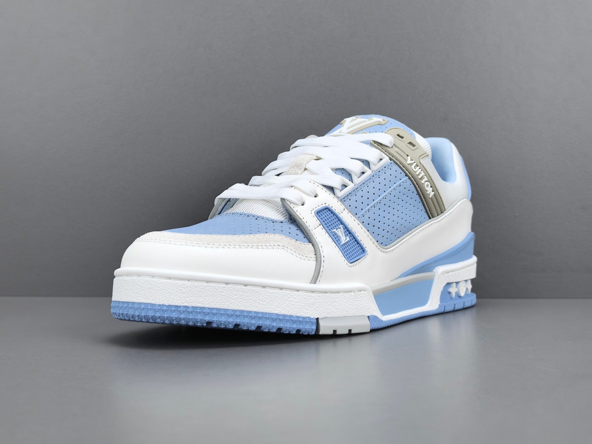 Lv Trainer