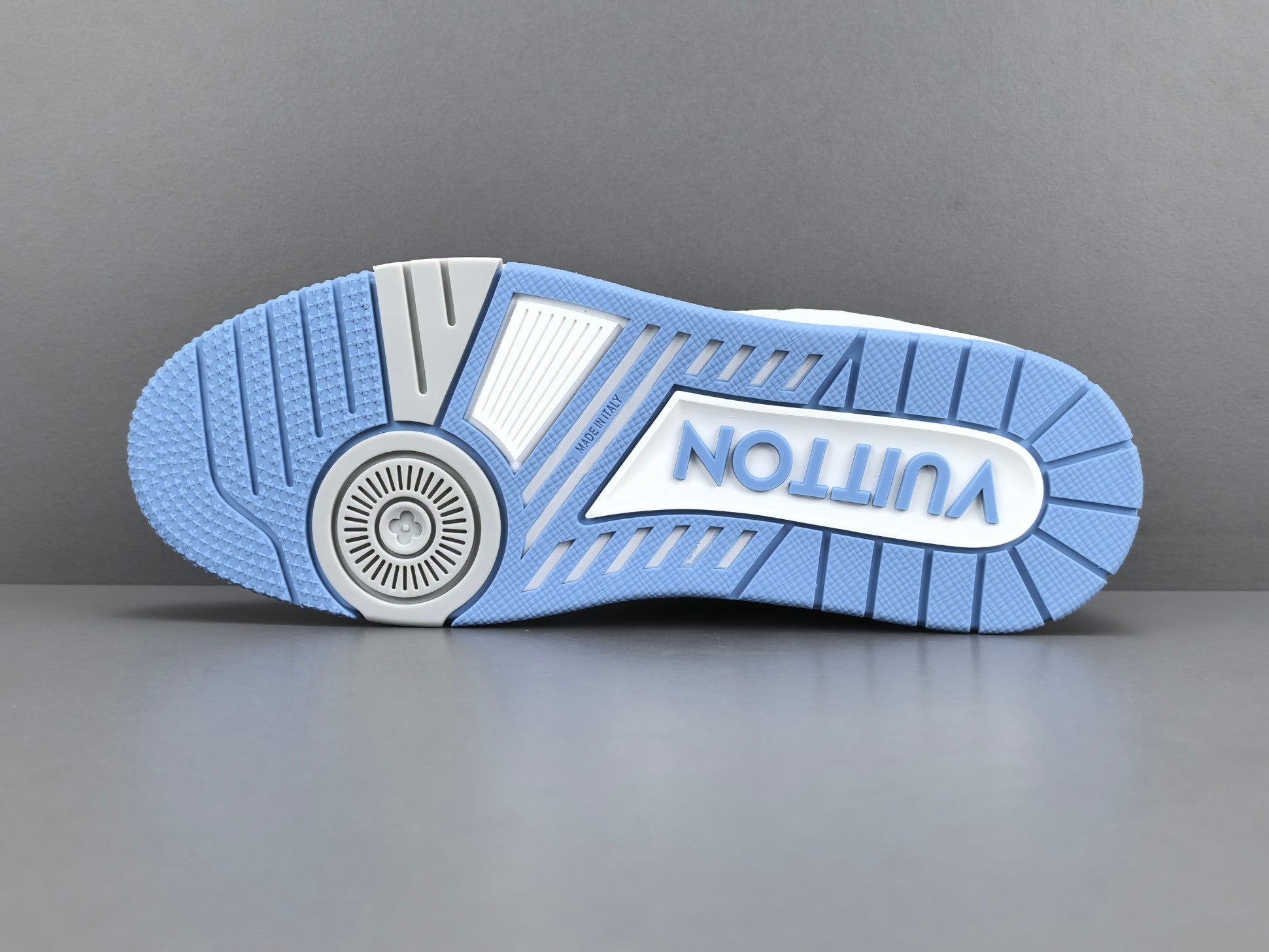 Lv Trainer