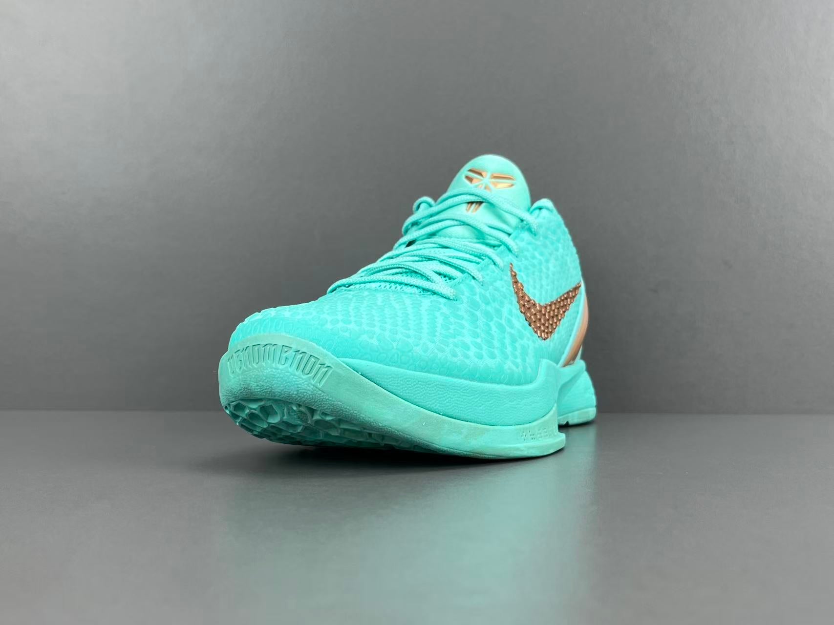 Jalen Brunson x Nike Zoom Kobe 6 Protro Statue of Liberty PE