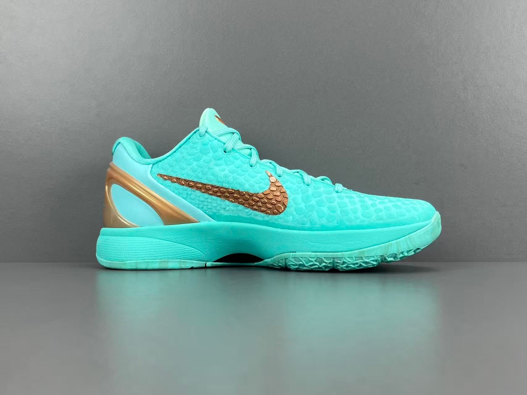 Jalen Brunson x Nike Zoom Kobe 6 Protro Statue of Liberty PE